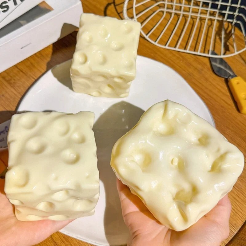 Taba Squishy Cheese Cube, Ball - Novelty Gifts avis et prix